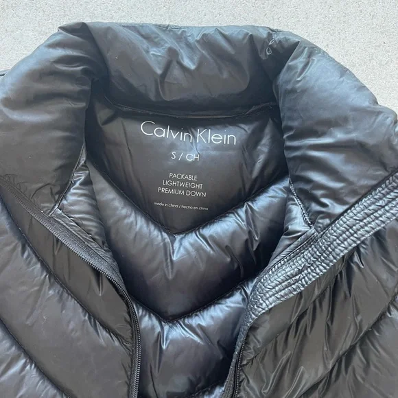 Calvin Klein Lightweight Black Puffer Jacket - Size S - Picture 2 of 4